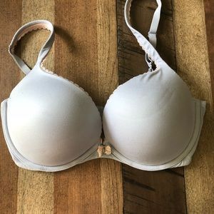 36D Victoria’s Secret Body by Victoria Push-Up Bra